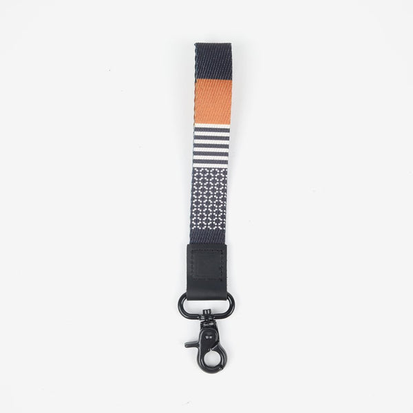 THREAD WRIST LANYARD